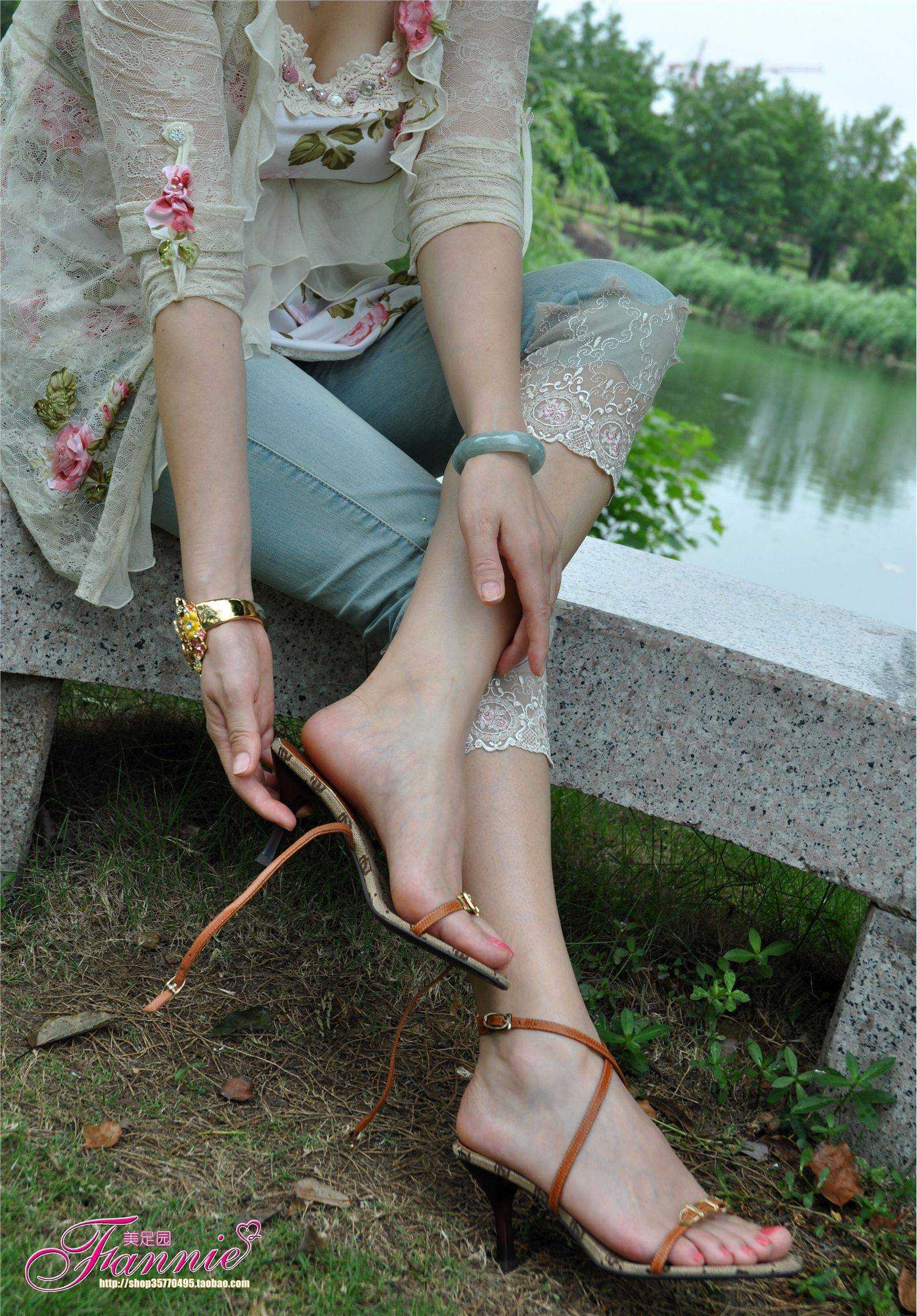 夏日阳光、细雨和微风（2） 芬妮高清丝足